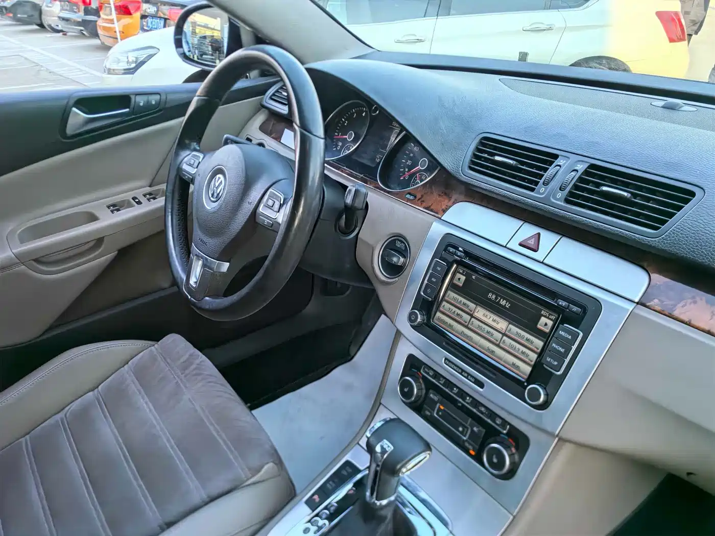 Volkswagen Passat 2011 2.0T Wagon Comfort фото 12