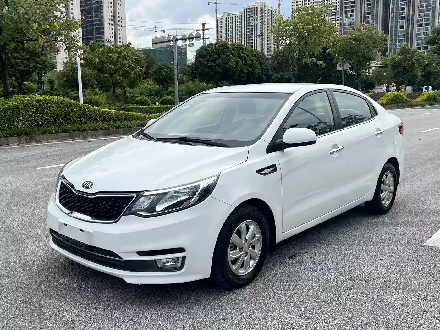 Kia K2 2015 Sedan 1.4L MT GLS