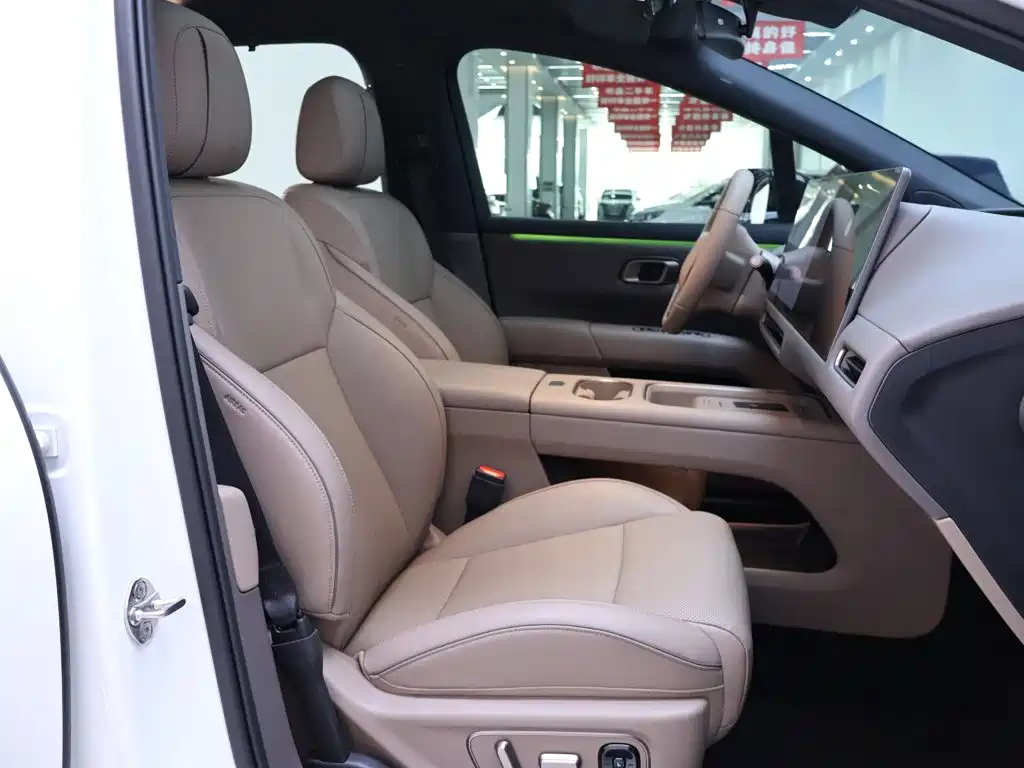 Li Auto i6 2025 2025 4WD Base Model