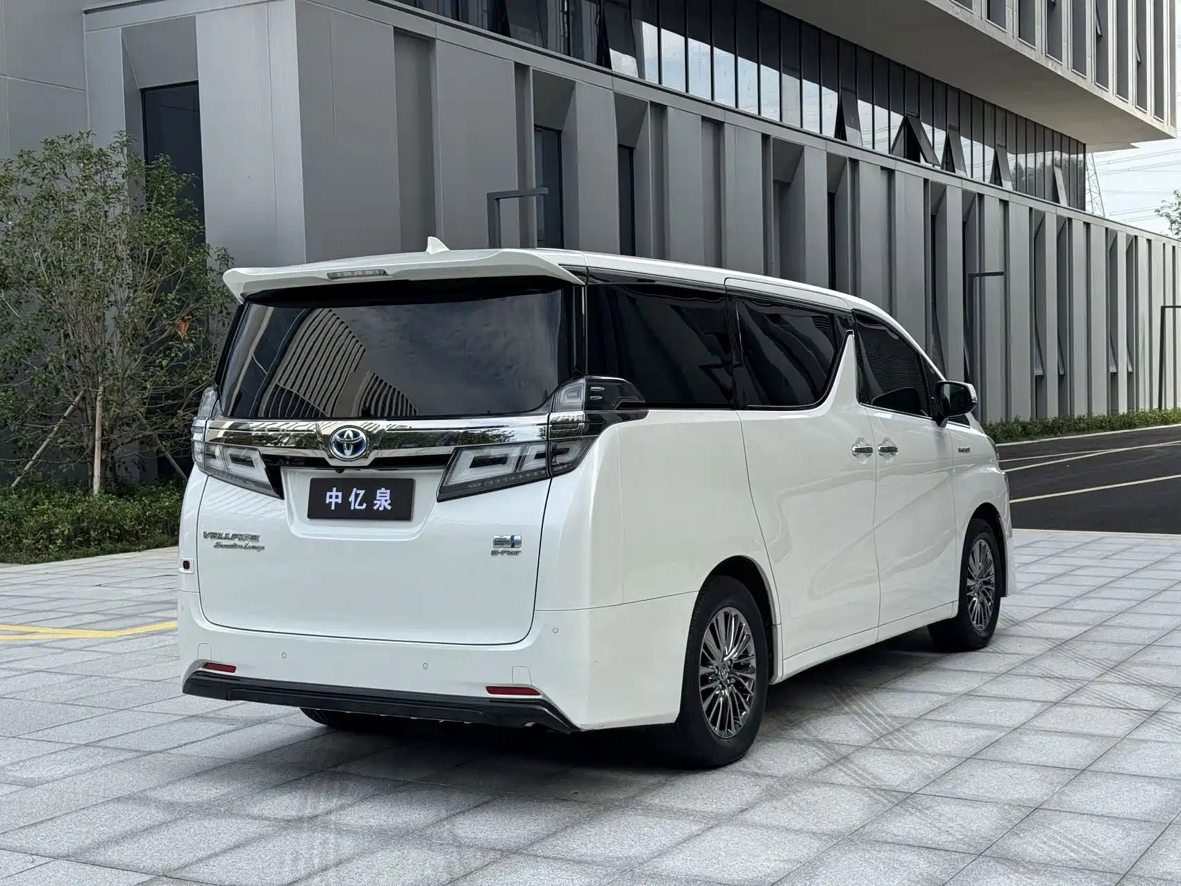 Фото 5 - Toyota Vellfire