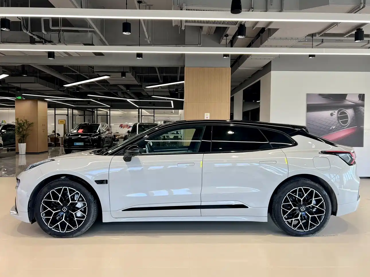 ZEEKR EXTREME KRYPTON 001