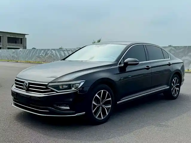 Volkswagen Magotan 330TSI DSG, Люкс