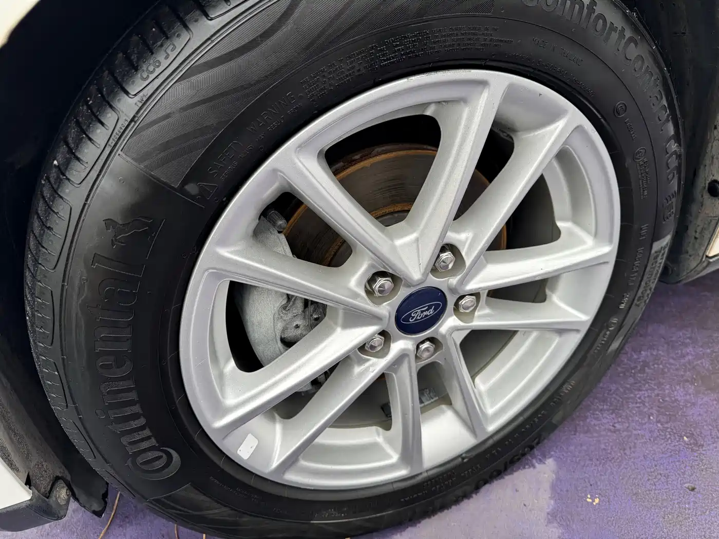Фото 15 - Ford Focus