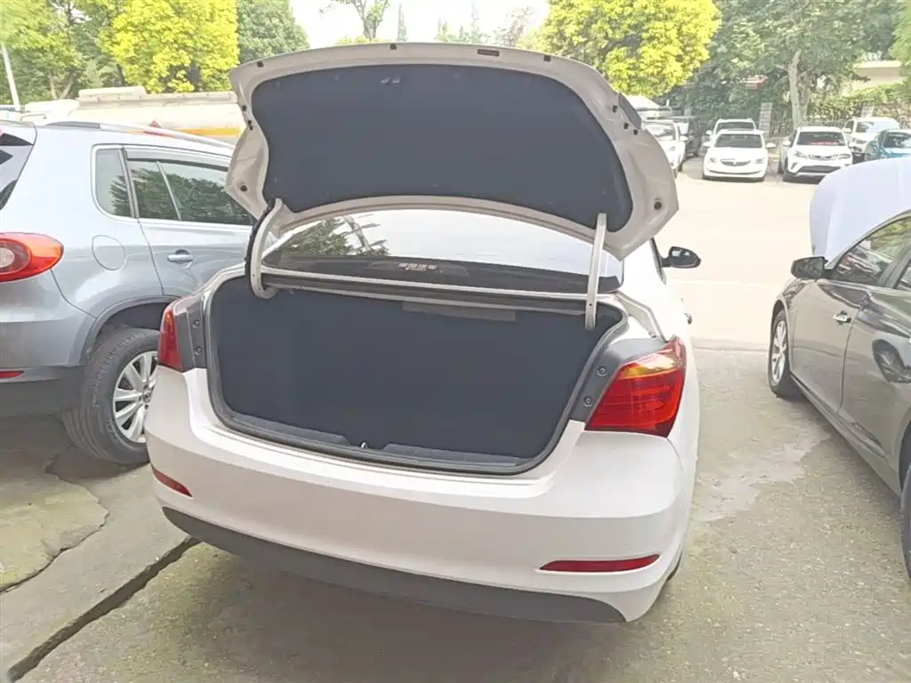 Hyundai Mistra 2014 1.8L Auto Smart GLS фото 19