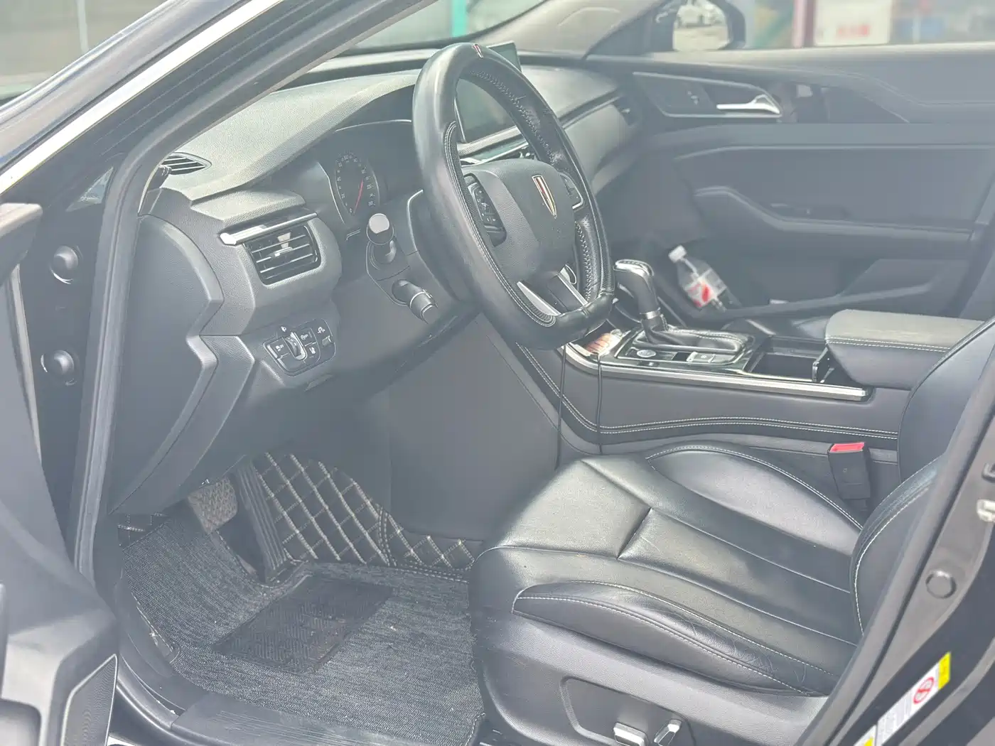 Фото 3 - Hongqi H5