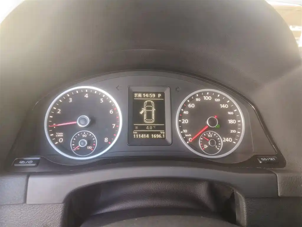 Volkswagen Tiguan 2014 1.8TSI Automatic 2WD 30th Anniversary Edition фото 8