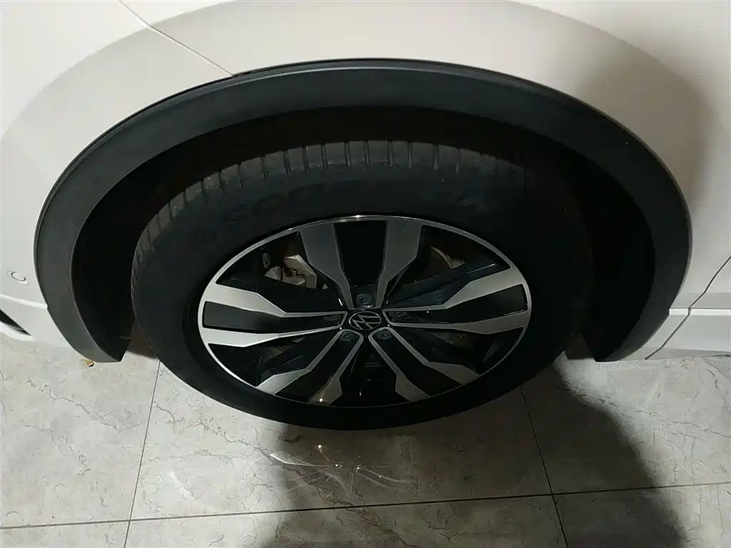 Volkswagen Tiguan L 2022 330TSI Auto 2WD R-Line Premium Edition фото 23