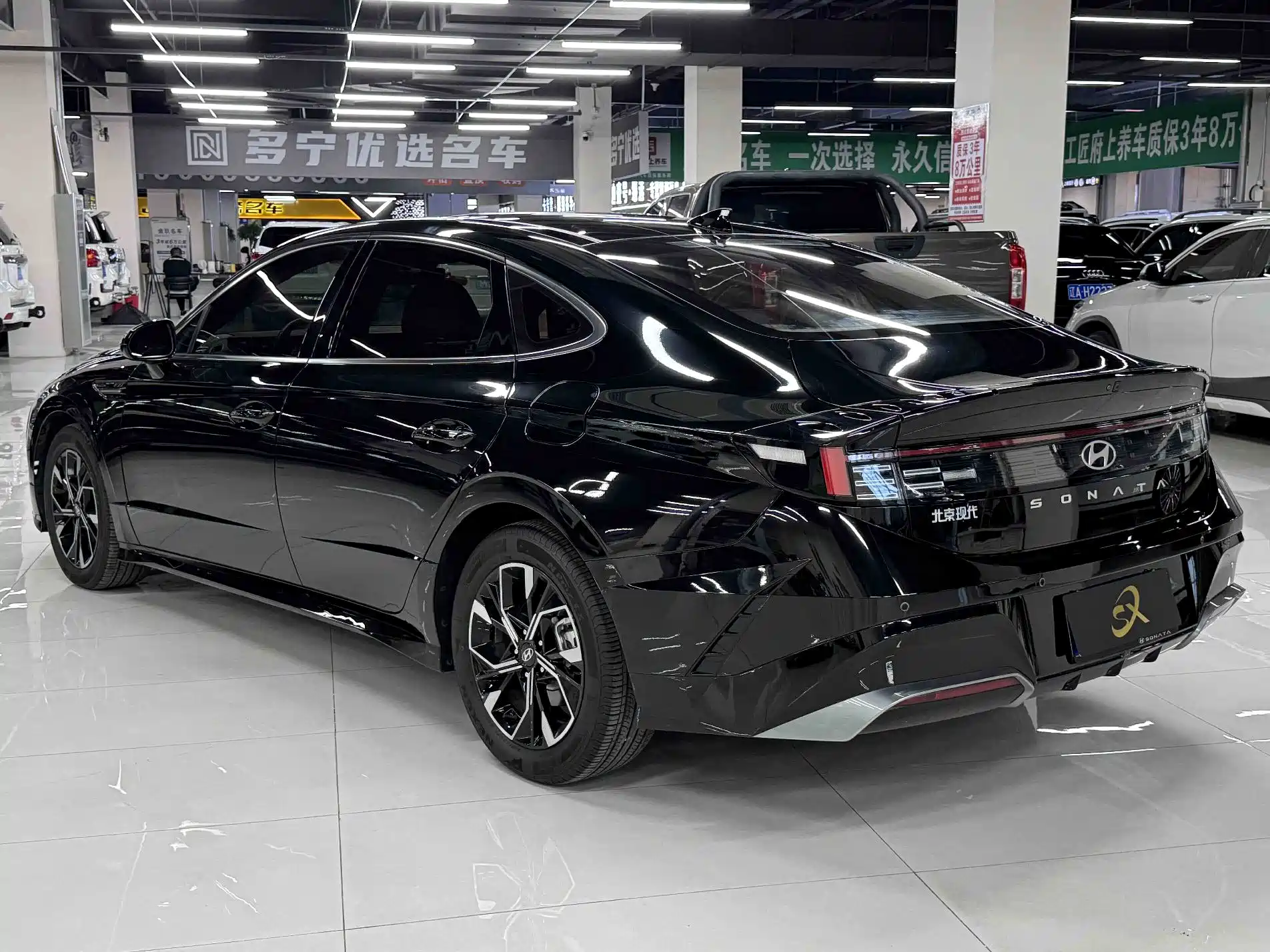 Photo 4 - Hyundai Sonata