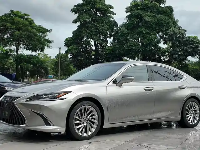  Lexus Lexus ES 2022 300h Executive Edition