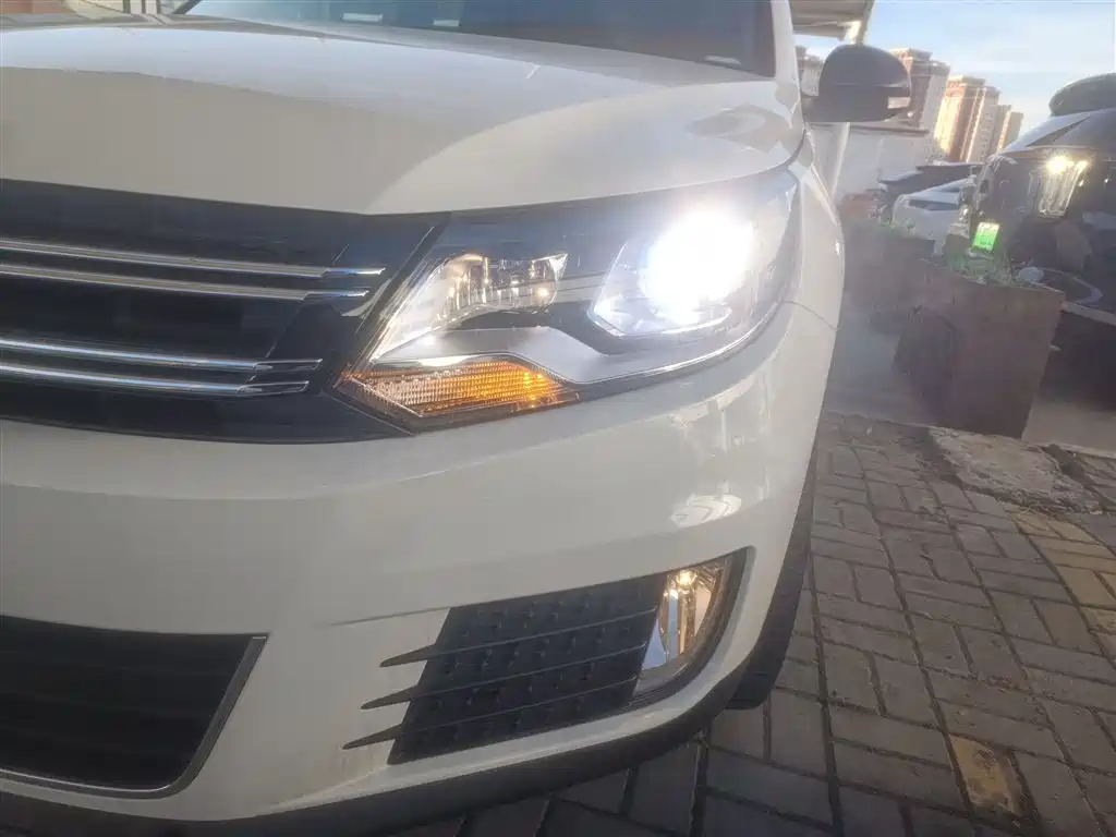 Volkswagen Tiguan 2014 1.8TSI Automatic 2WD 30th Anniversary Edition фото 3