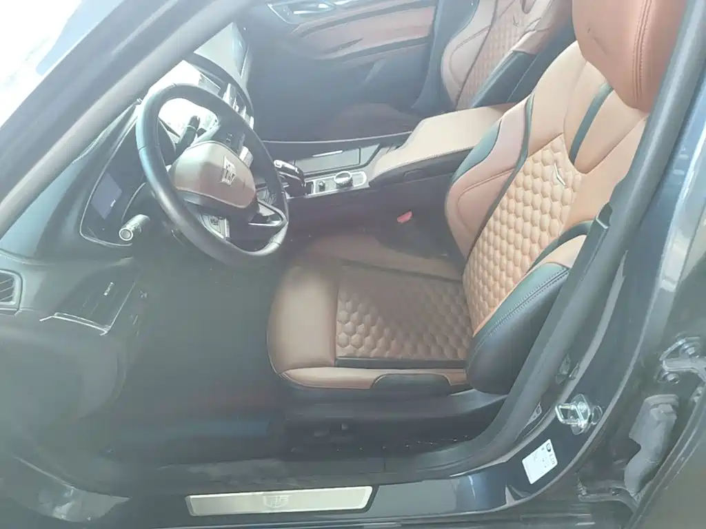 Фото 15 - Cadillac CT5