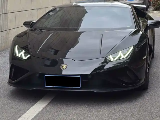LAMBORGHINI HURACÁN
