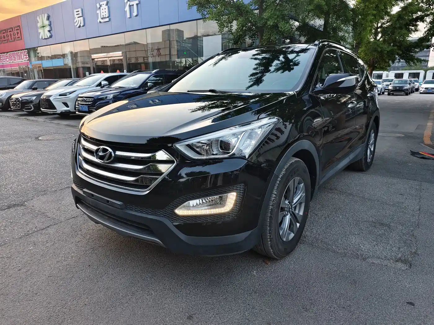 Hyundai Santa Fe 2015 2.4L Automatic 2WD Smart 5-seater