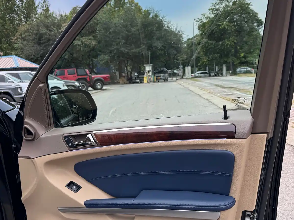 Mercedes-Benz GL-Class 2011 GL 450 4MATIC Premium фото 9