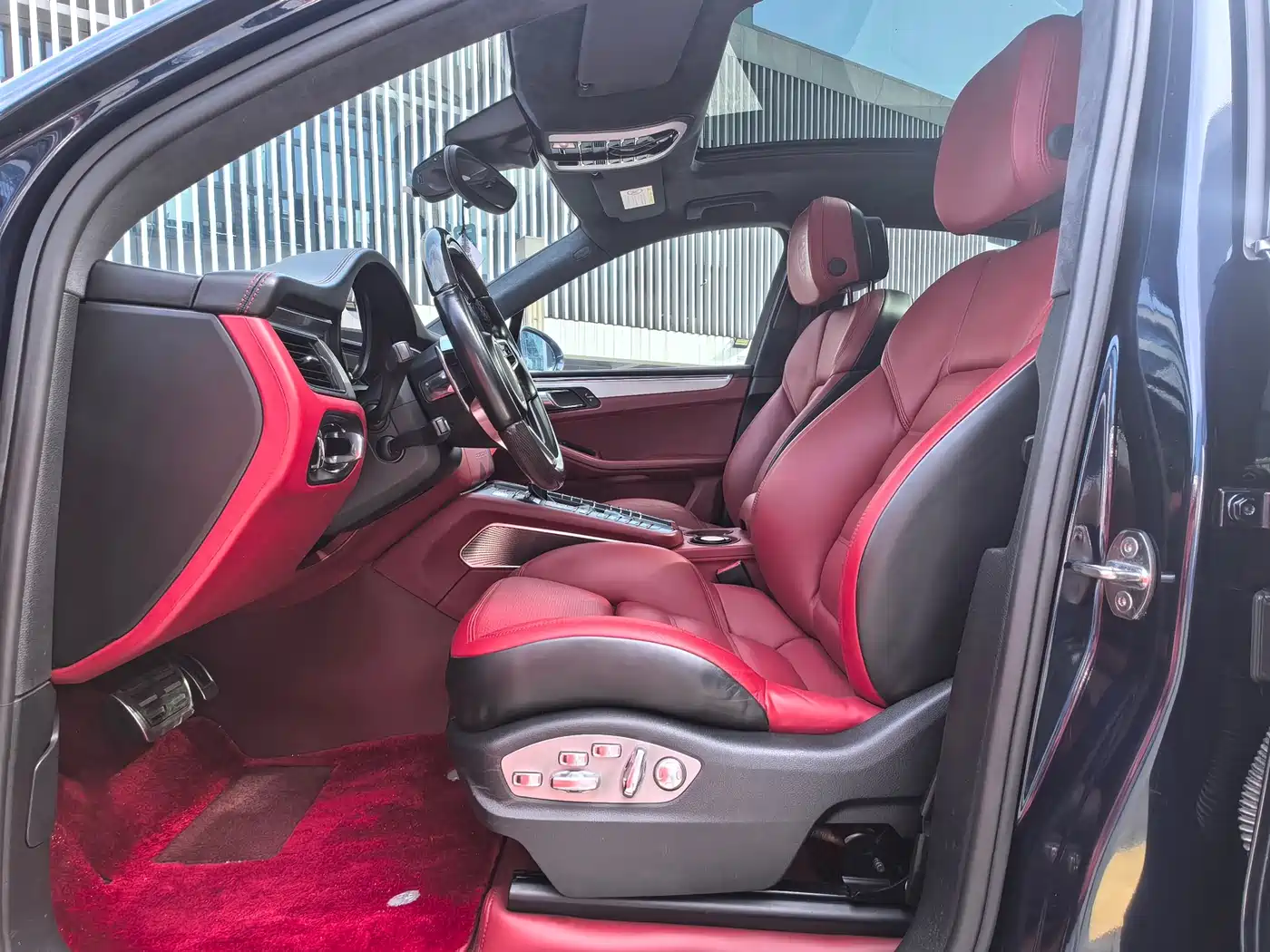 Porsche Macan 2017 Macan Turbo 3.6T фото 4