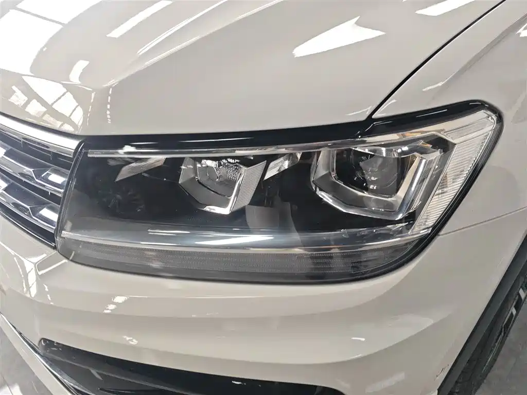 Volkswagen Tiguan L 2021 330TSI Automatic 2WD R-Line Premium фото 24