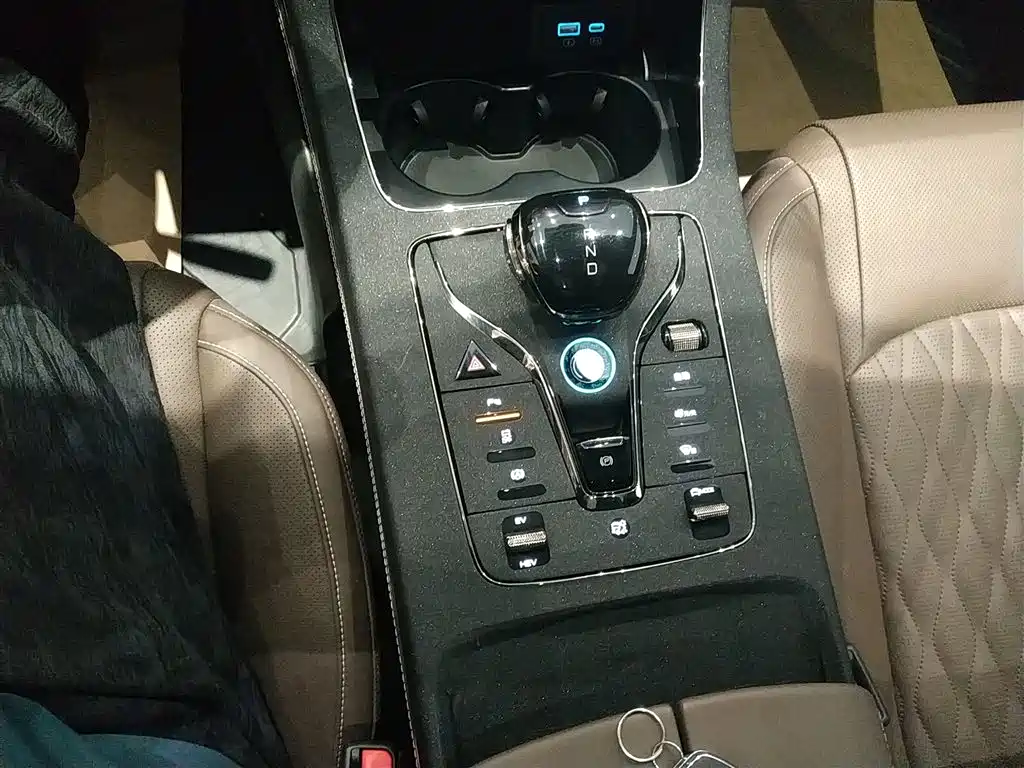 BYD Han 2023 DM-i Champion Edition 121KM Premium фото 14