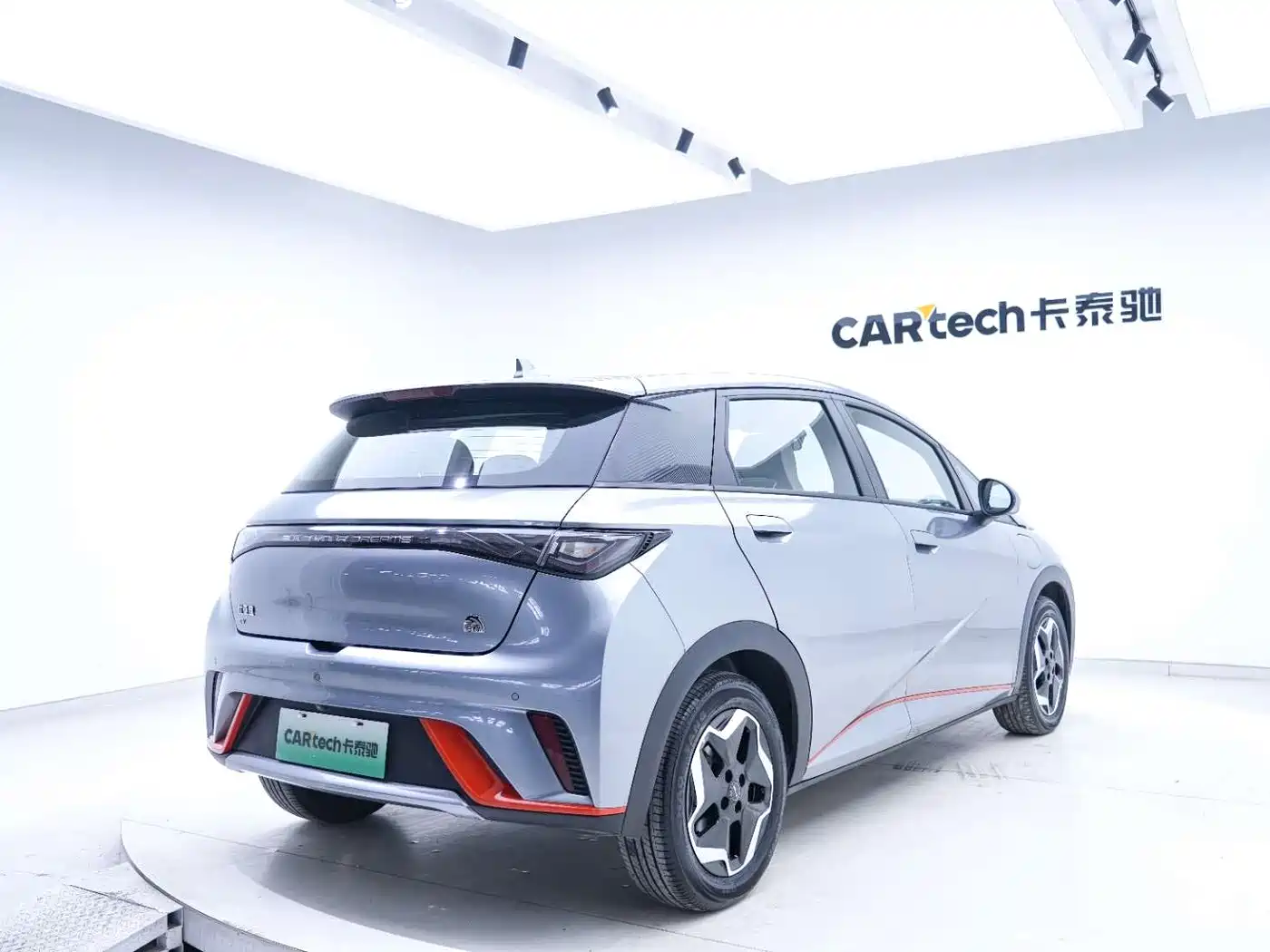 BYD Dolphin 2021 Model 405km Fashion Edition фото 17