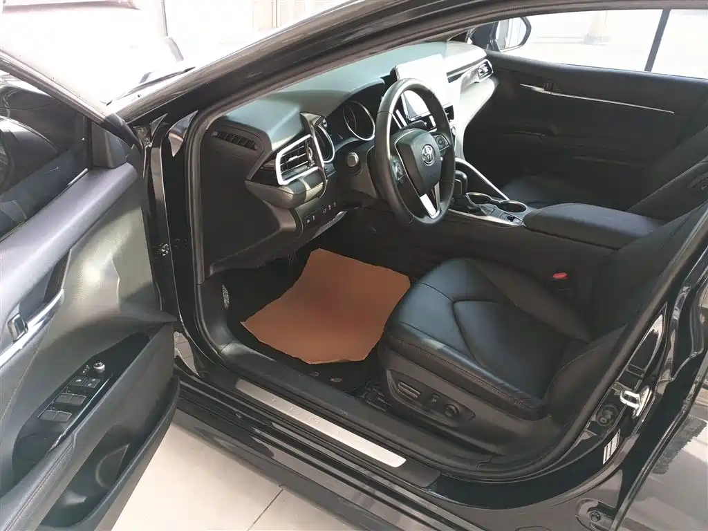 Toyota Camry 2021 2.0G Luxury Edition фото 16
