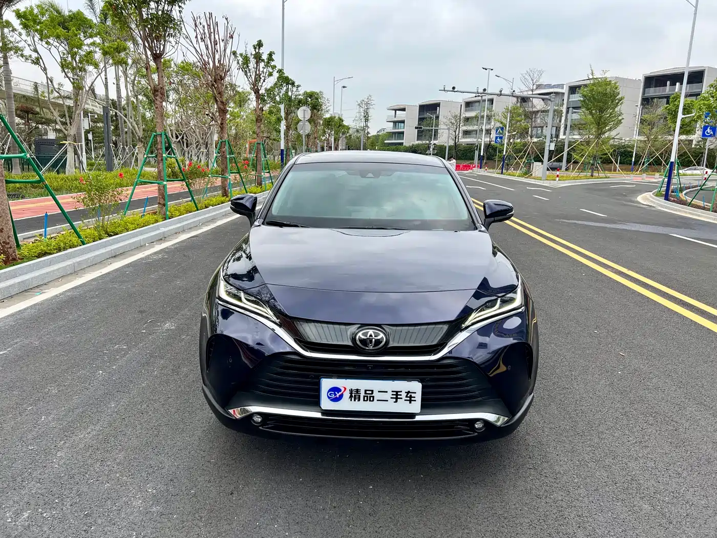 Toyota Lingfang HARRIER 2022 2.0L CVT 2WD Premium Edition фото 2