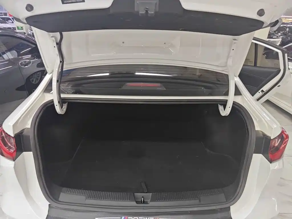 Roewe i5 2025 2023 1.5L CVT Luxury Edition