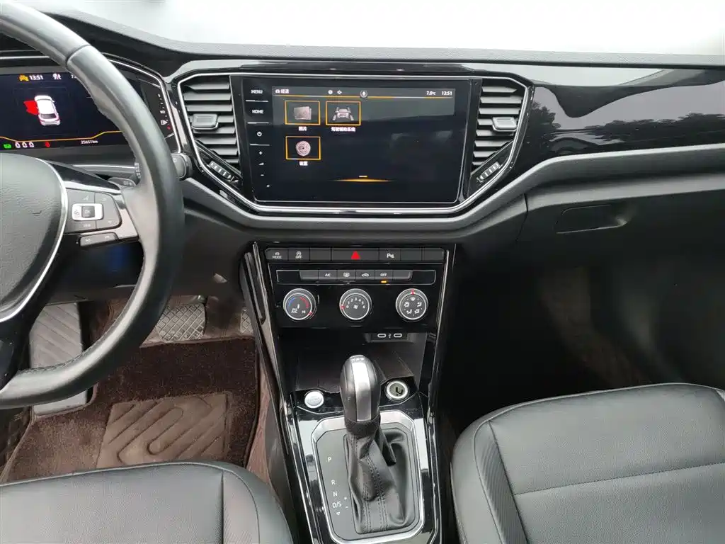 Volkswagen T-ROC 2022 280TSI DSG 2WD Comfort PLUS фото 13