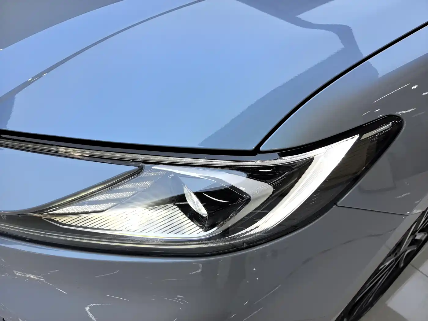 Toyota Camry 2024 Model Dual Hybrid 2.0HS Sport Edition фото 17