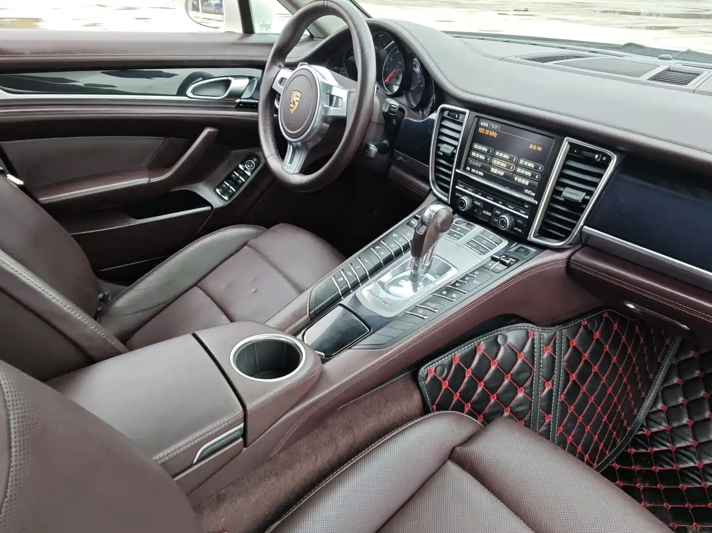 Porsche Panamera 2010 Panamera 4 3.6L фото 17