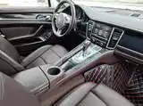Photo 17 - Porsche Panamera