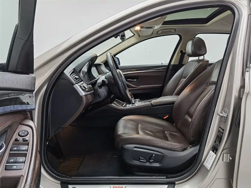 BMW 5 Series 2014 525Li Luxury Design Package фото 10