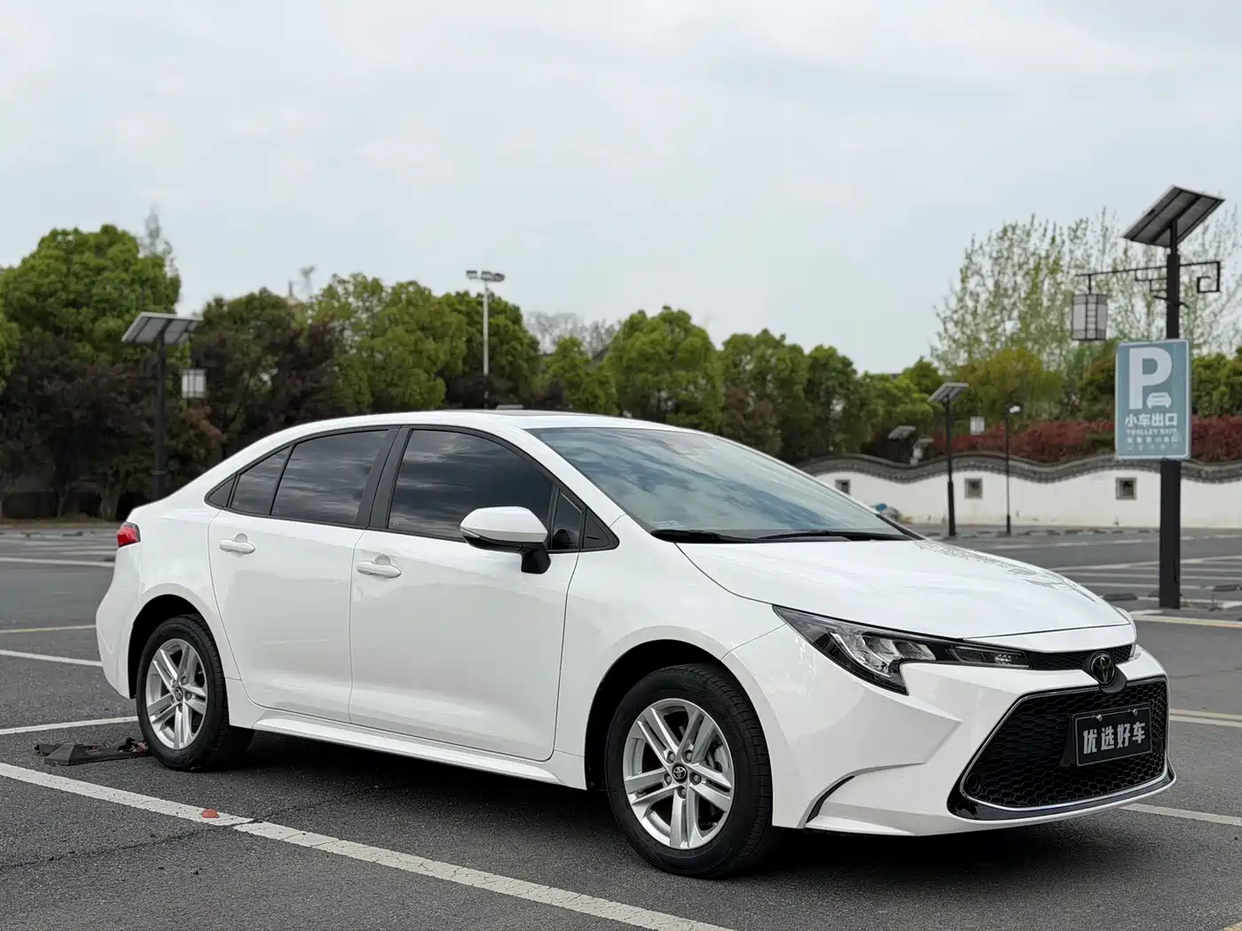 Toyota Levin 2022 185T CVT Luxury Edition фото 2