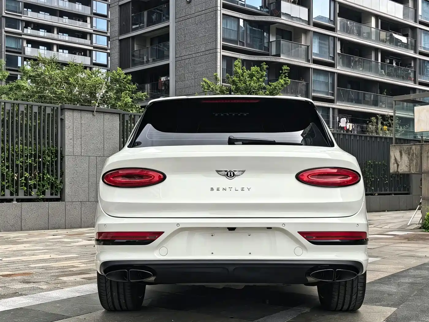 Bentley Bentayga 2024 2023 4.0T V8 Long Wheelbase Version