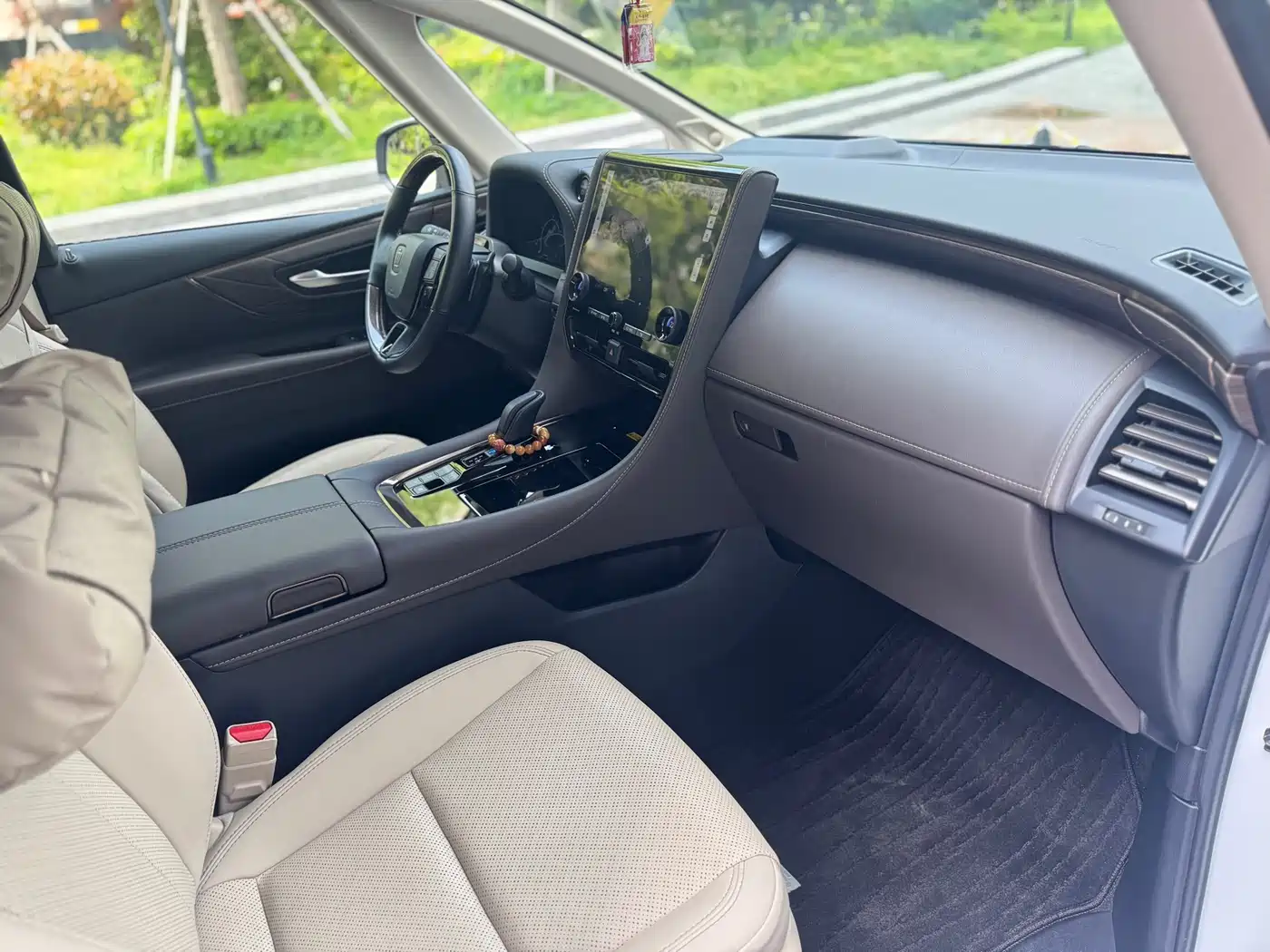 Toyota Vellfire 2024 Crown Hybrid 2.5L Premium Edition фото 8