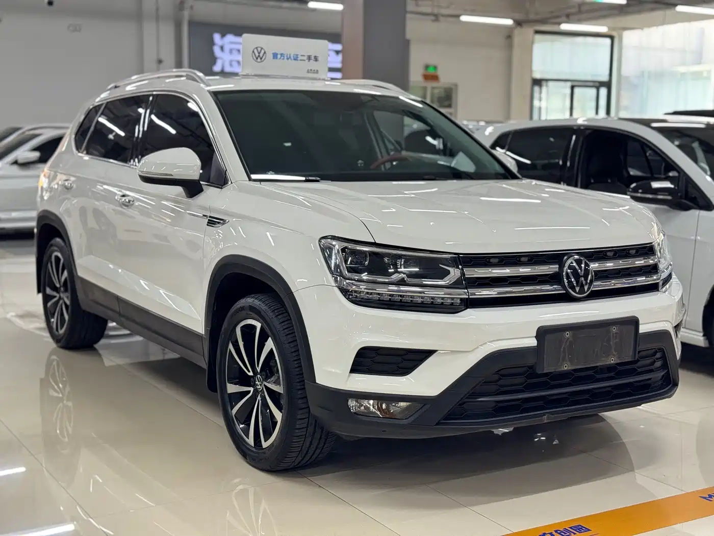 Volkswagen Tharu 2022 280TSI FWD Luxury Edition фото 3