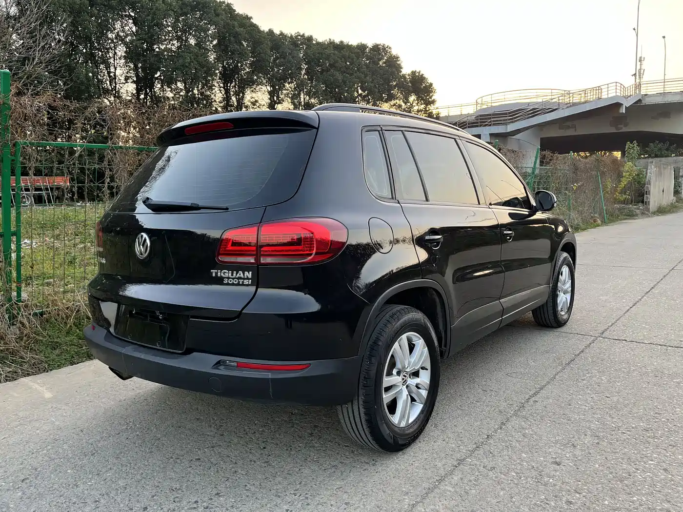 Volkswagen Tiguan 2016 Model 300TSI Automatic 2WD Trend Edition фото 16