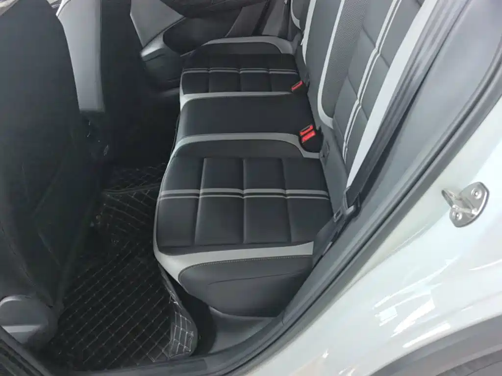 Photo 13 - Volkswagen T-ROC