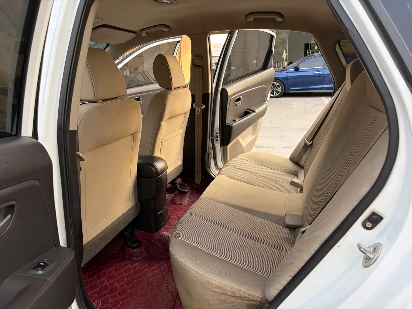 Hyundai Elantra 2015 1.6L Automatic Comfort фото 13