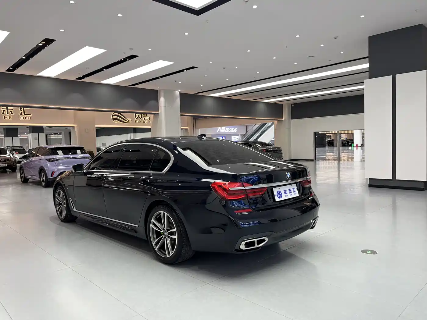 BMW 7 Series 2018 730Li Leading Type M Sport Package фото 15