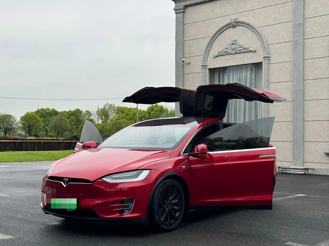 TESLA MODEL X