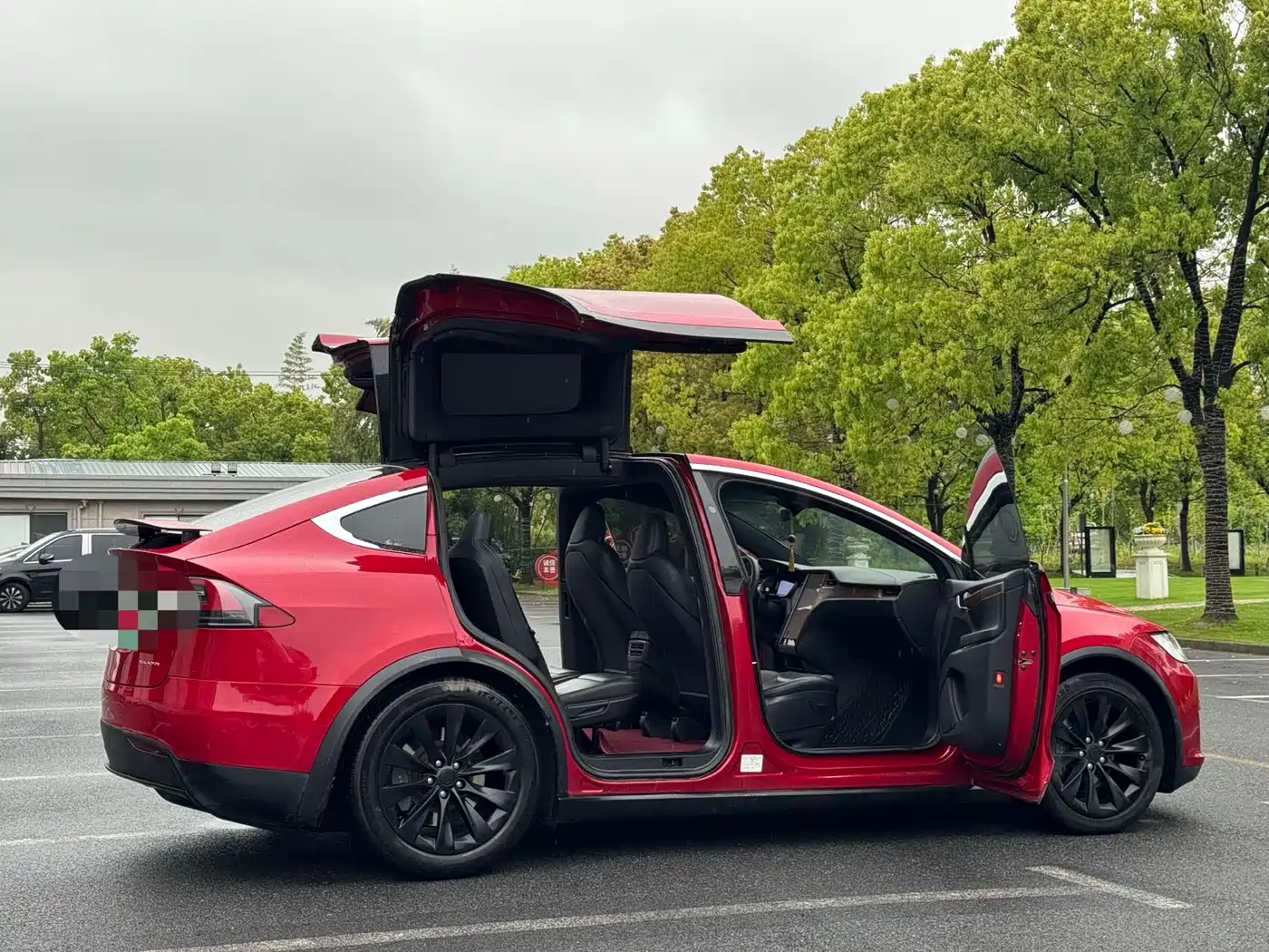 TESLA MODEL X