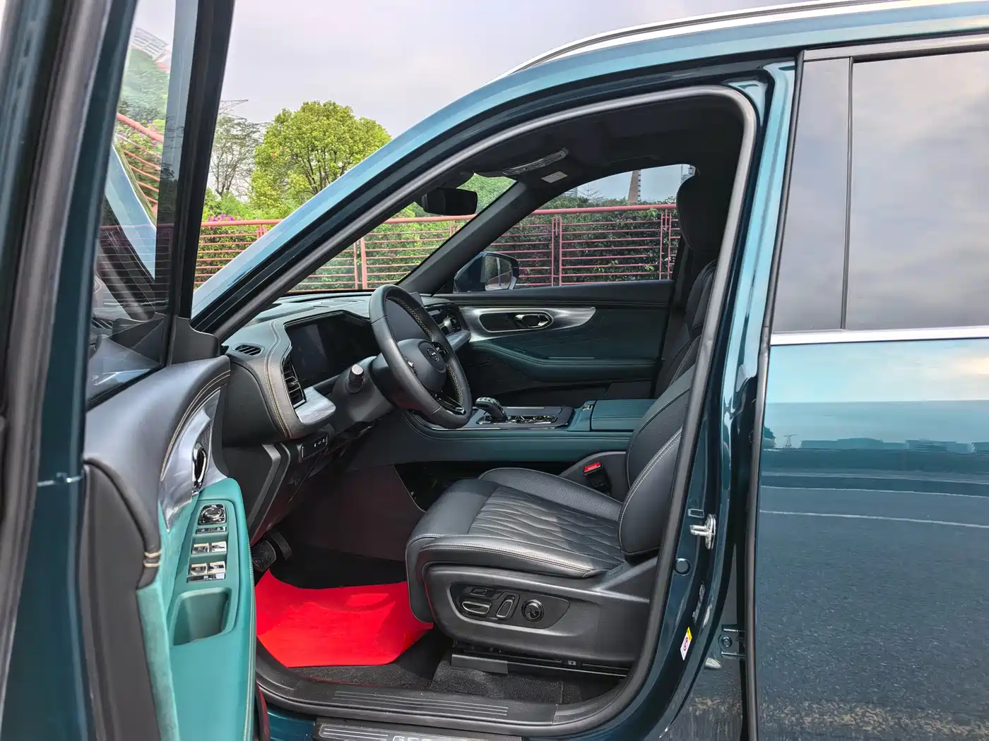 GAC Trumpchi Trumpchi GS8 2022 Dual Engine Series 2.0TM 2WD Premium Edition (7-Seater) фото 4