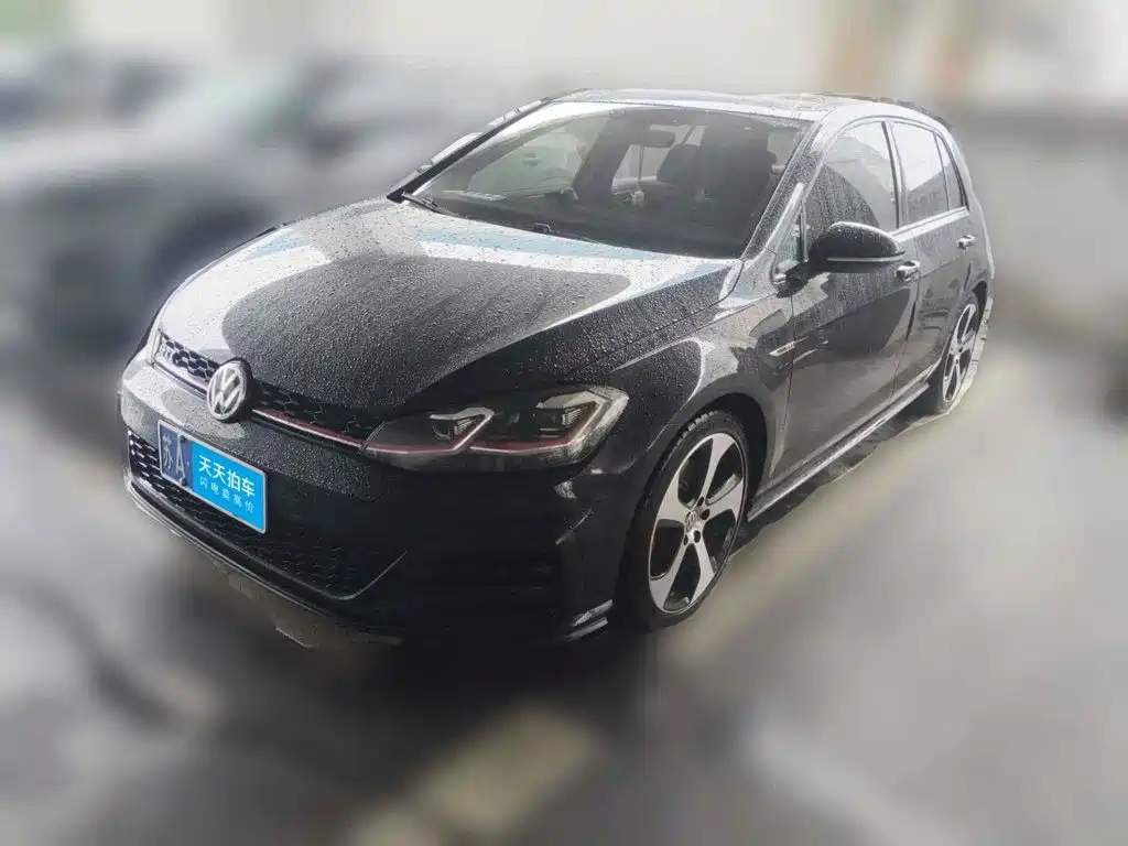 Volkswagen Golf GTI