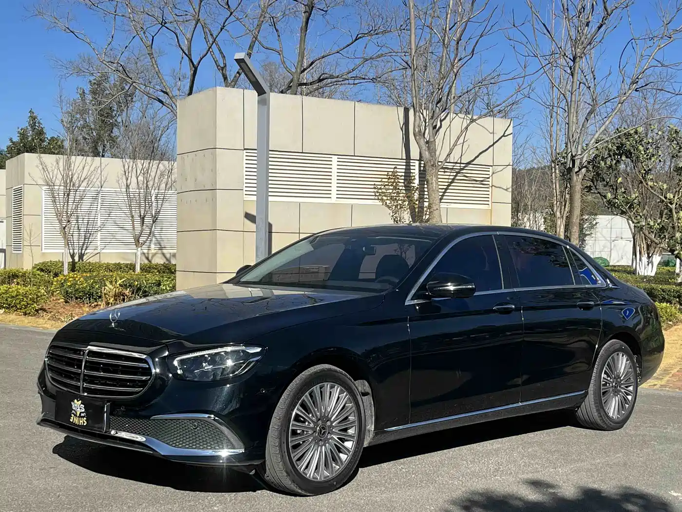 Mercedes-Benz E-Class 2023 E 300 L Fashion