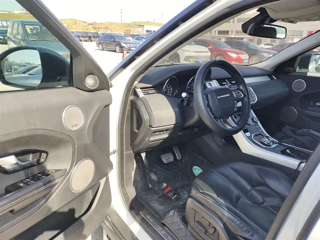 Land Rover Range Rover Evoque (Import) 2015 2.0T 5-door Dynamic Edition фото 13