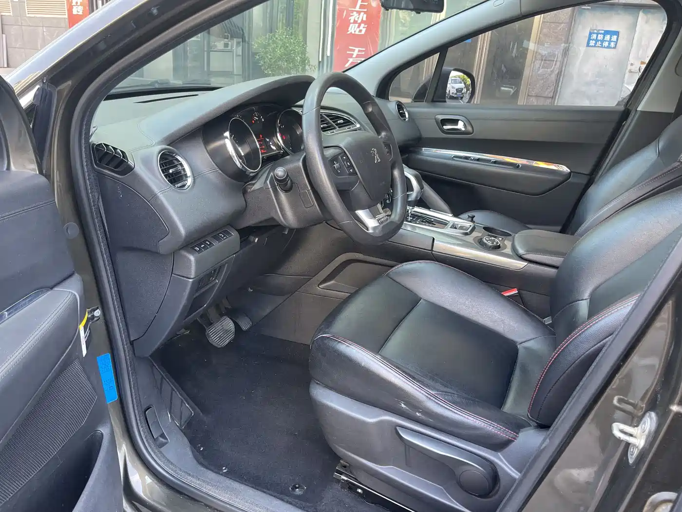 Peugeot 3008 2016 2016 1.6THP Automatic Classic Edition
