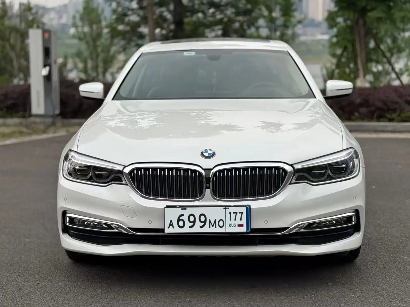 صورة 2 - BMW 5 Series