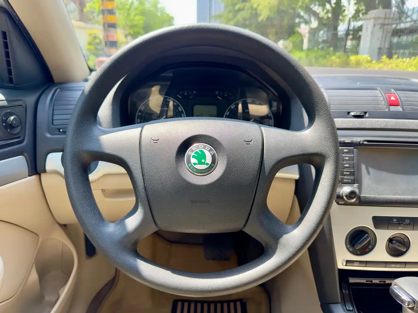 Škoda Octavia 2009 2.0L Automatic Yishi Edition фото 15