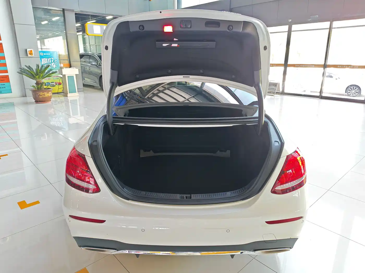 Mercedes-Benz E-Class 2018 Facelift E 200 L Sport 4MATIC фото 10
