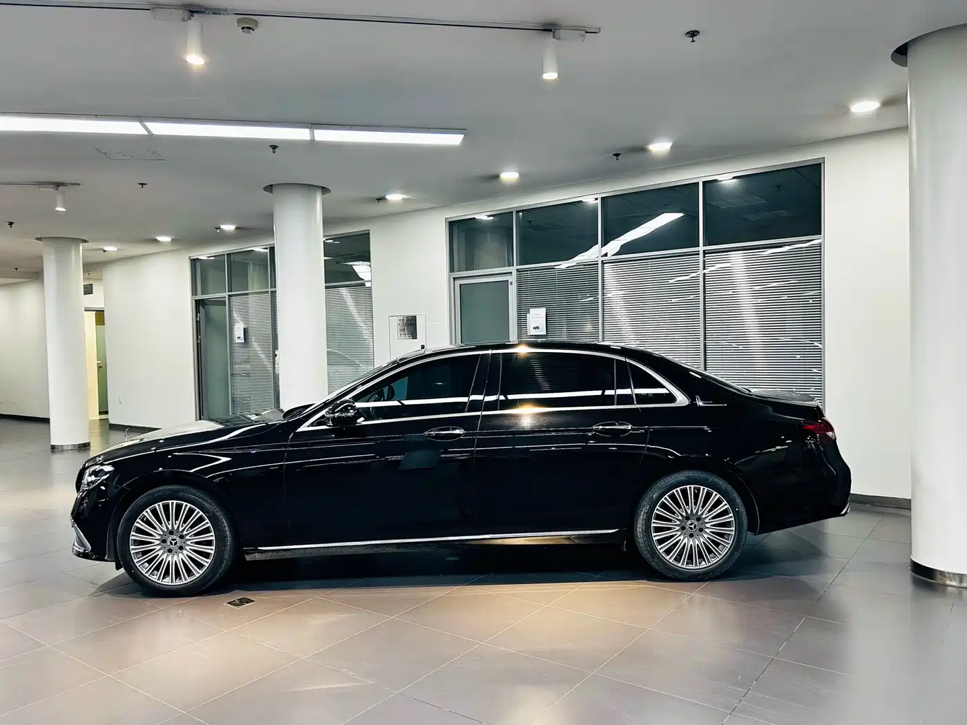 Mercedes-Benz E-Class 2023 Facelift E 300 L Fashion фото 8