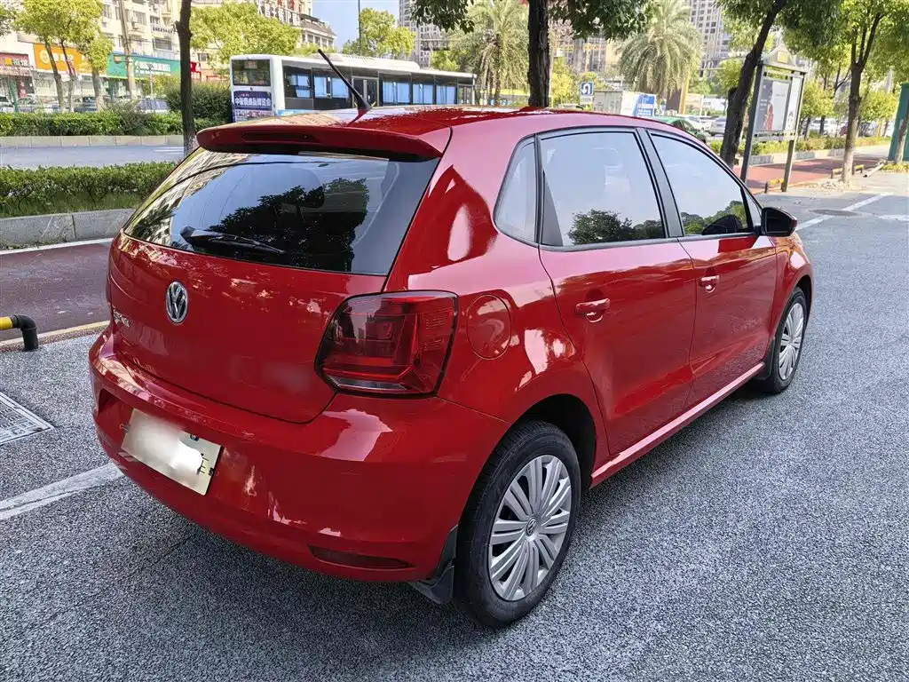 Volkswagen Polo 2016 1.6L Automatic Comfort фото 25